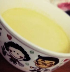 貓咪可以吃蛋黃嗎_蛋黃可以給貓貓吃嗎_貓咪蛋黃能吃嗎